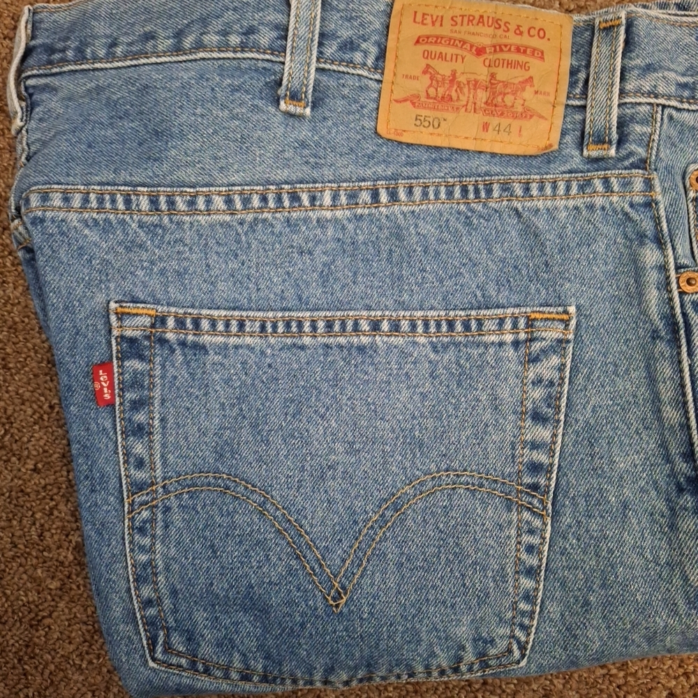 Levi's Men 550 Blue Jean Shorts High-Waisted Relaxed Fit Sz 44 - Picture 5 of 8